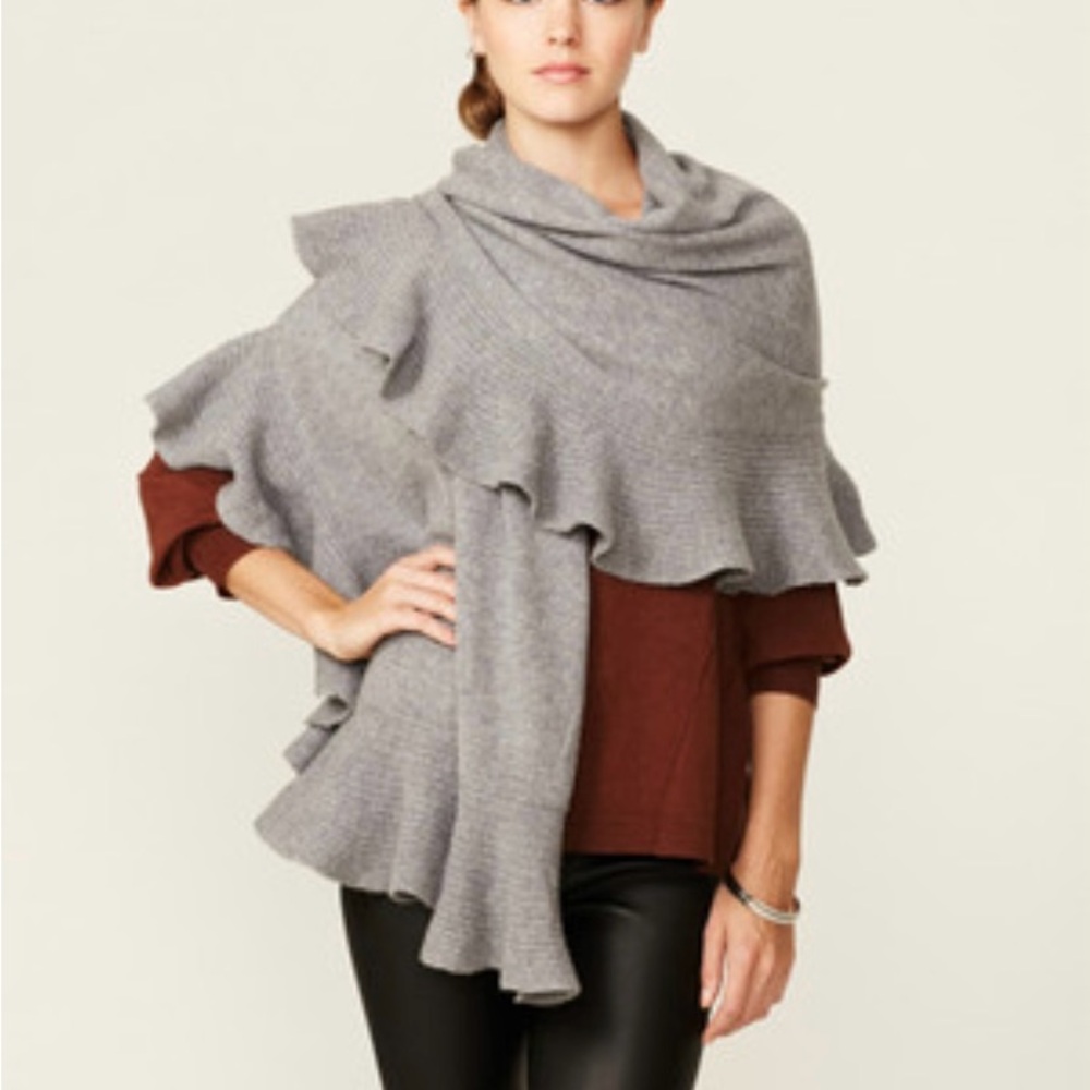 Magaschoni Light Gray Cashmere Shawl